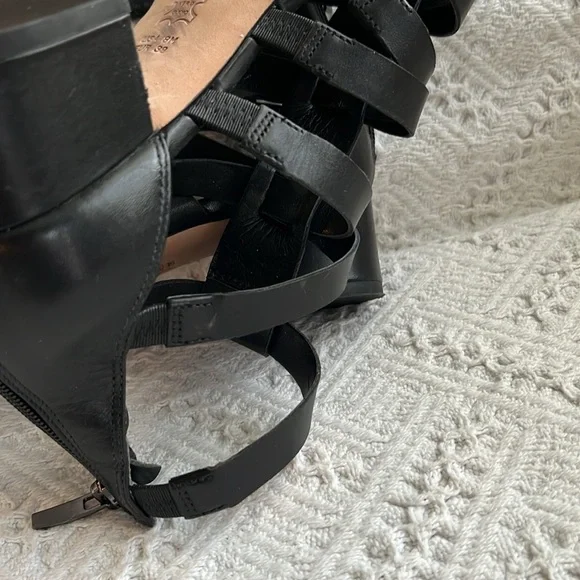 Via Spiga Black Leather Gladiator Sandals with Back Zipper 8M - Picture 7 of 10